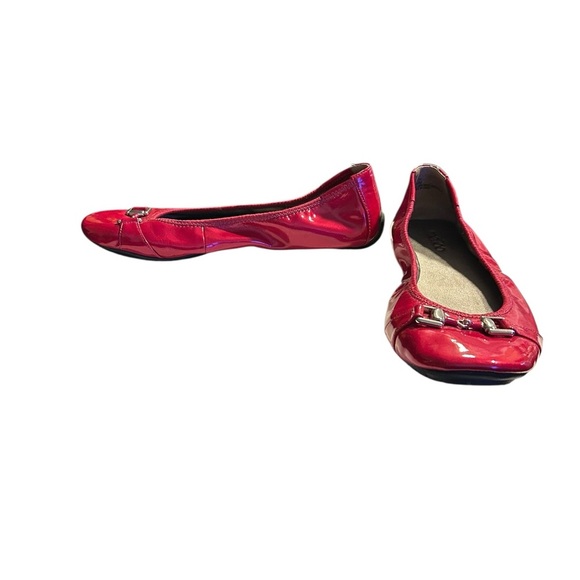 Me Too Red Patent Ballet Flats – Size 8.5M | Comfort Slip-On with Gold Horse bit - Picture 4 of 6